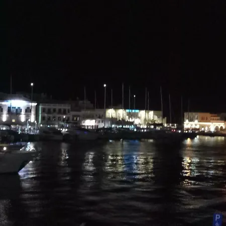 Atlantis Hotel 3*